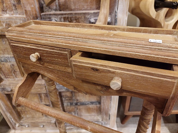 Servomuto in legno sbiancato con 2 cassettini