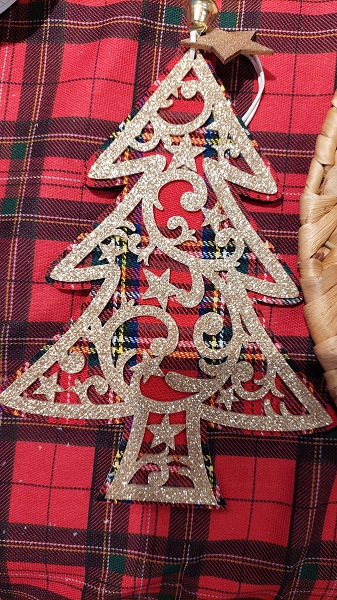 Albero di Natale in legno scozzese oro e rosso