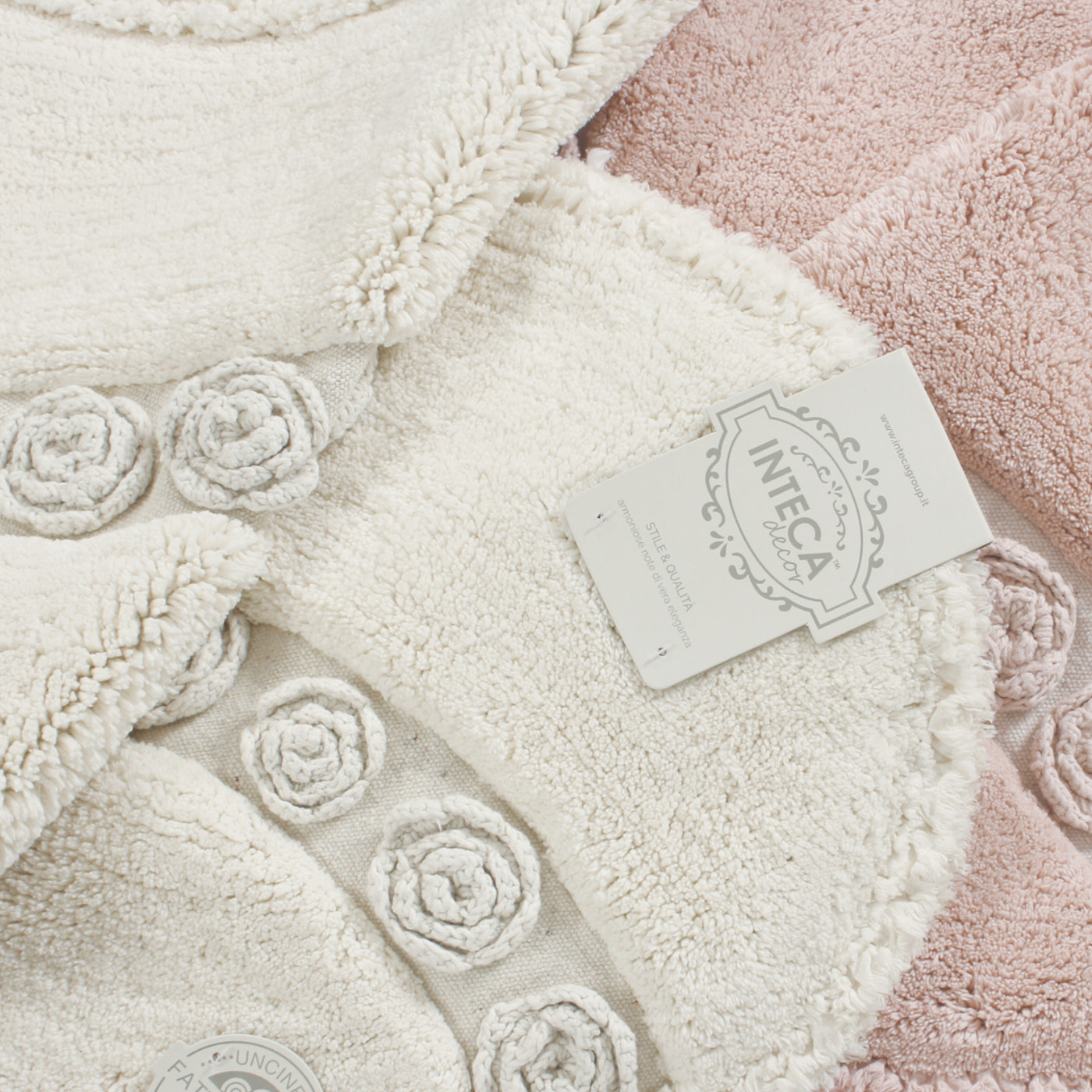 Tappeto cuore Rose Romance cotone e uncinetto Col. Bianco Avorio