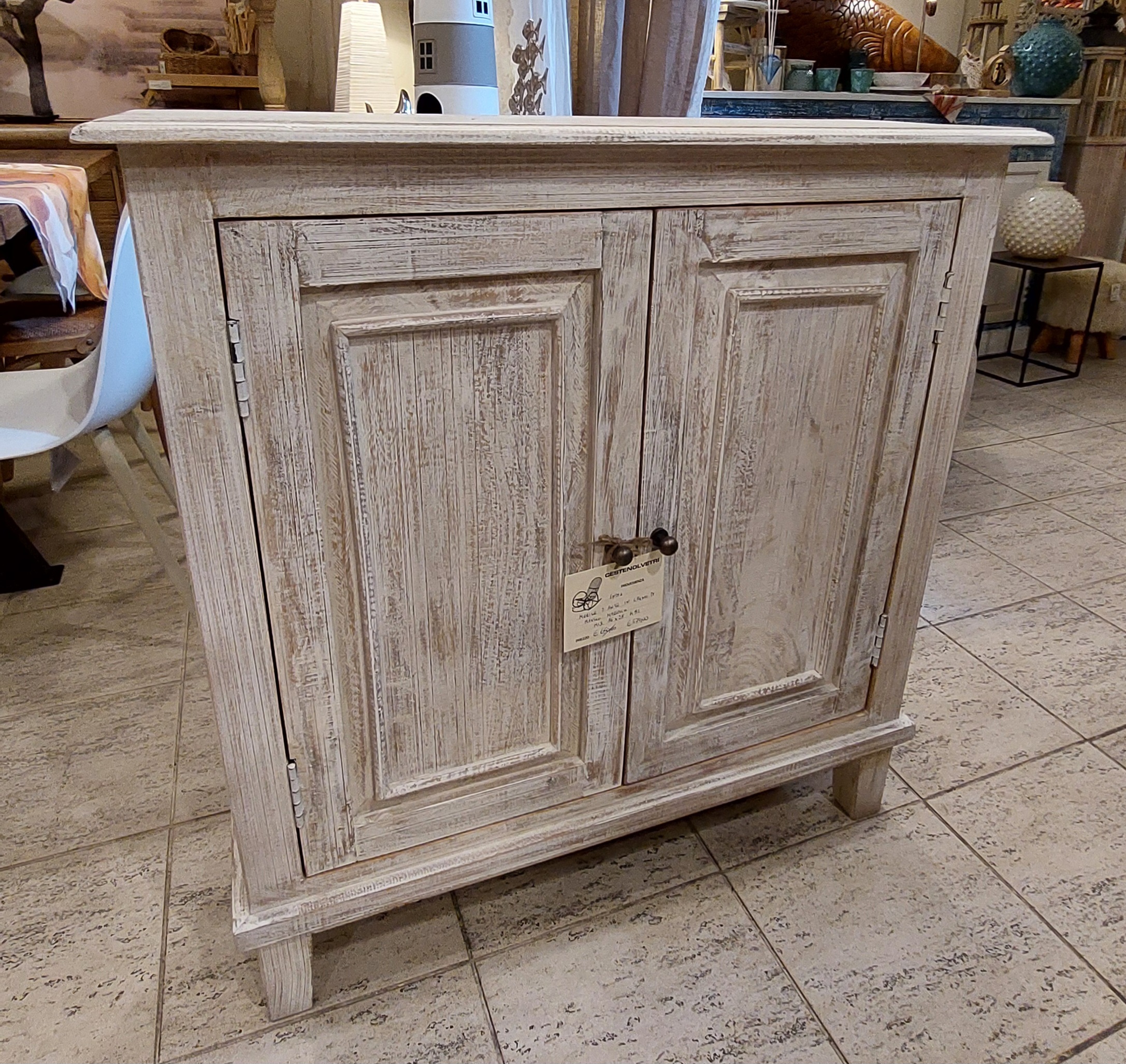 Credenza 2 ante stretta in legno di mango bianco decapato