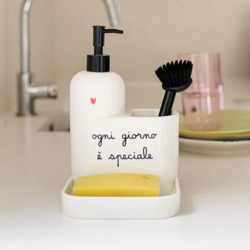Dosasapone Plus bianco con decoro Ogni giorno è speciale
